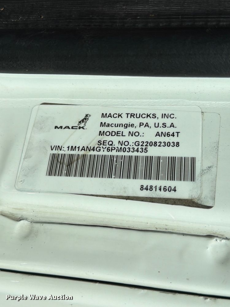 image for item YA3389 2023 Mack Anthem semi truck
