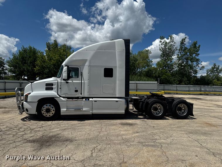 image for item YA3390 2023 Mack Anthem semi truck