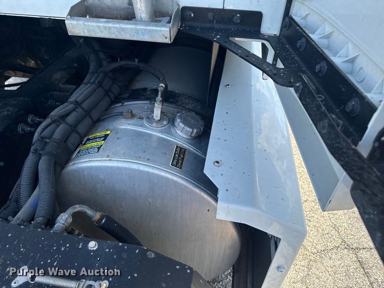 image for item YA3390 2023 Mack Anthem semi truck