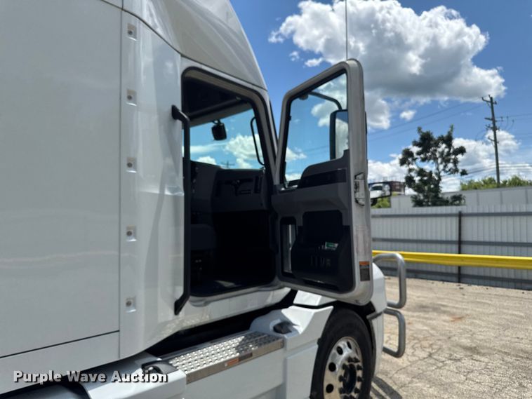 image for item YA3390 2023 Mack Anthem semi truck