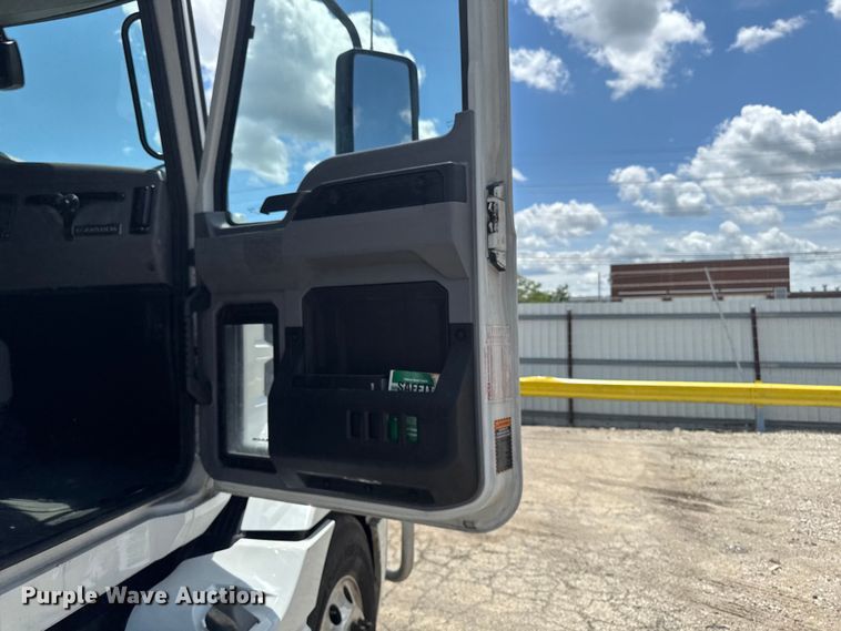image for item YA3390 2023 Mack Anthem semi truck