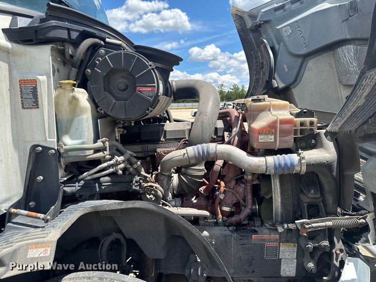 image for item YA3390 2023 Mack Anthem semi truck