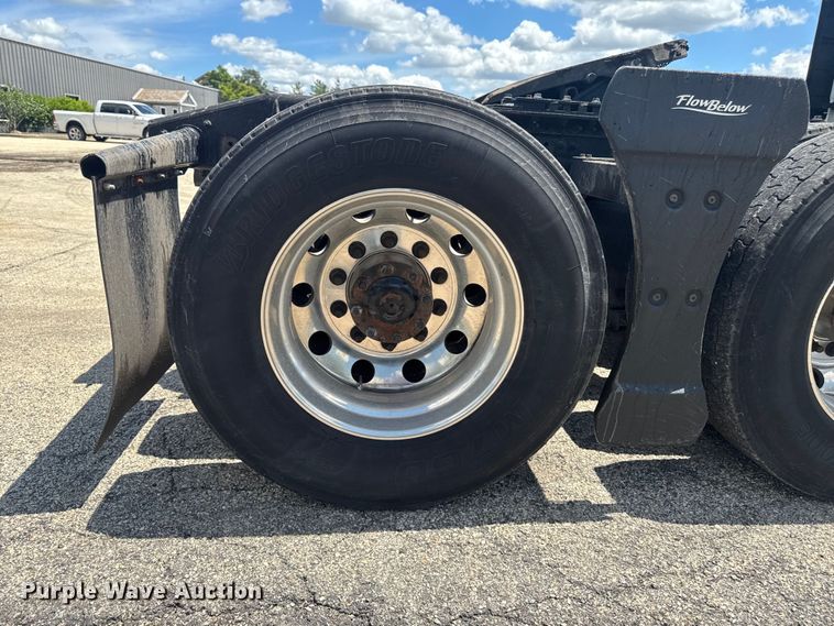 image for item YA3390 2023 Mack Anthem semi truck