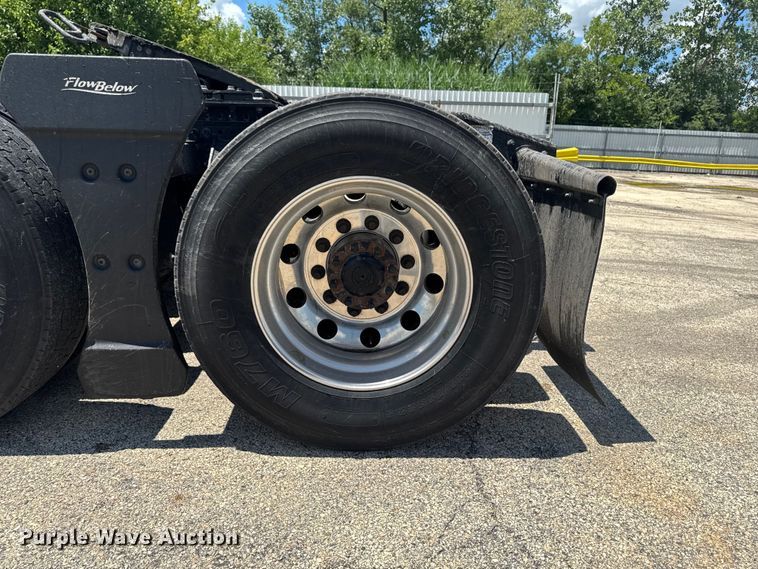 image for item YA3390 2023 Mack Anthem semi truck