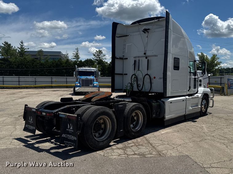 image for item YA3391 2023 Mack Anthem semi truck