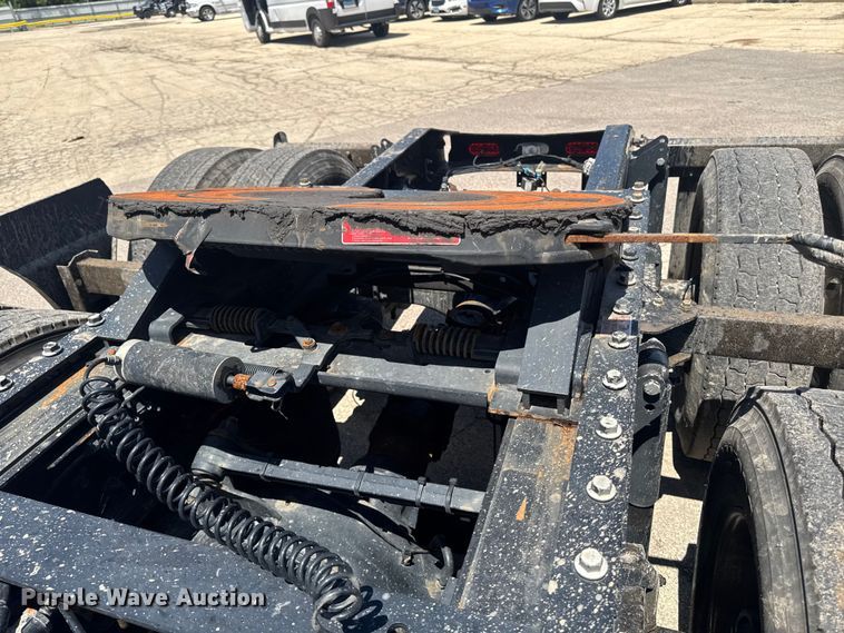 image for item YA3391 2023 Mack Anthem semi truck