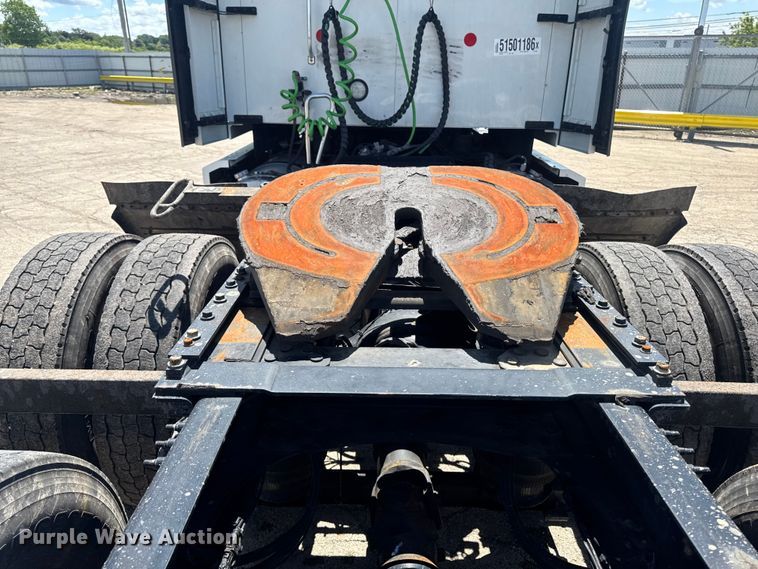 image for item YA3391 2023 Mack Anthem semi truck