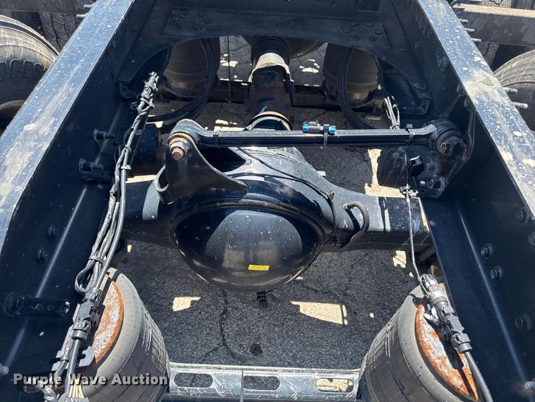 image for item YA3391 2023 Mack Anthem semi truck