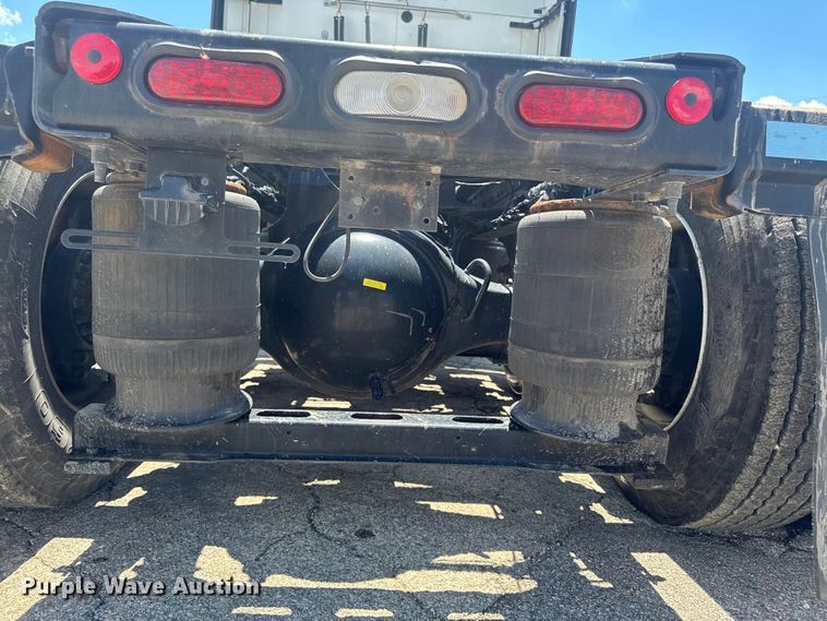 image for item YA3391 2023 Mack Anthem semi truck