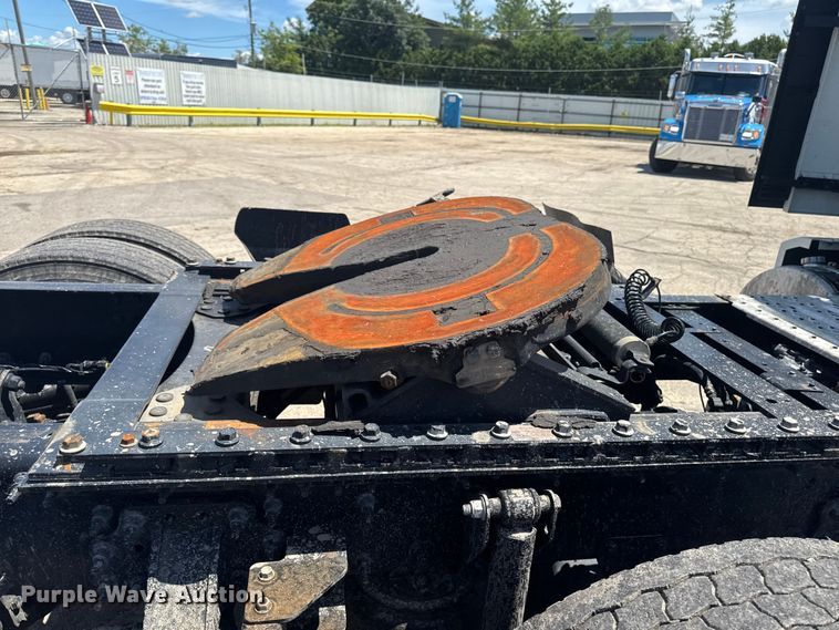 image for item YA3391 2023 Mack Anthem semi truck