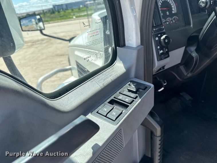 image for item YA3391 2023 Mack Anthem semi truck