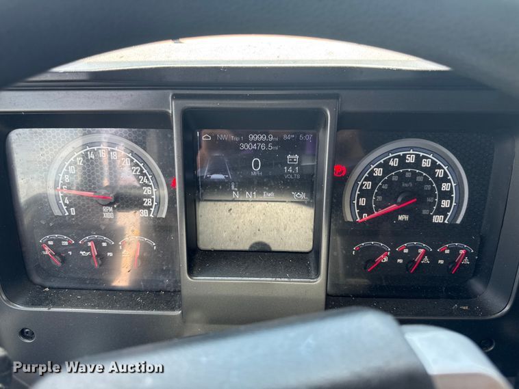 image for item YA3391 2023 Mack Anthem semi truck