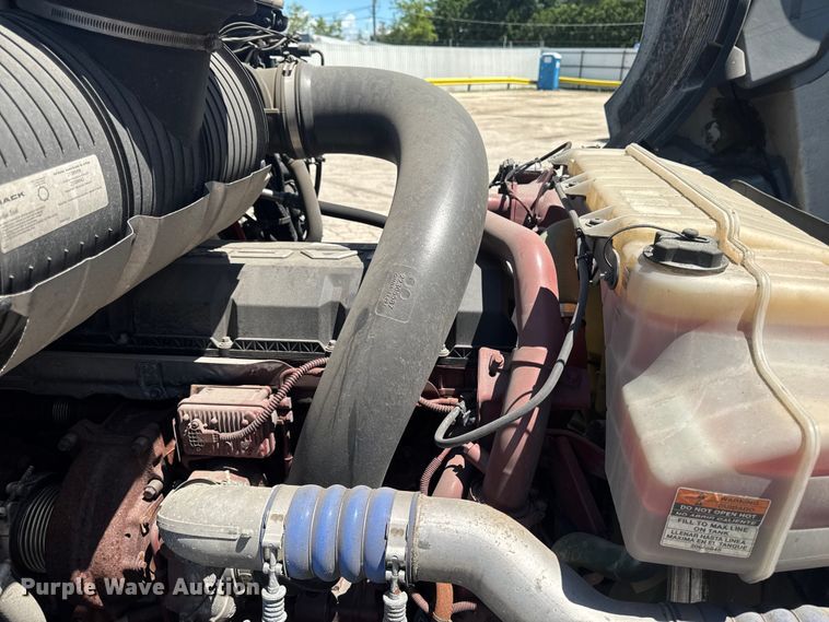 image for item YA3391 2023 Mack Anthem semi truck