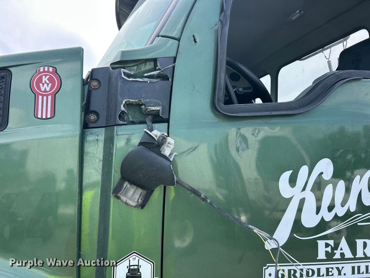 image for item YA3489 2020 Kenworth T880 semi truck