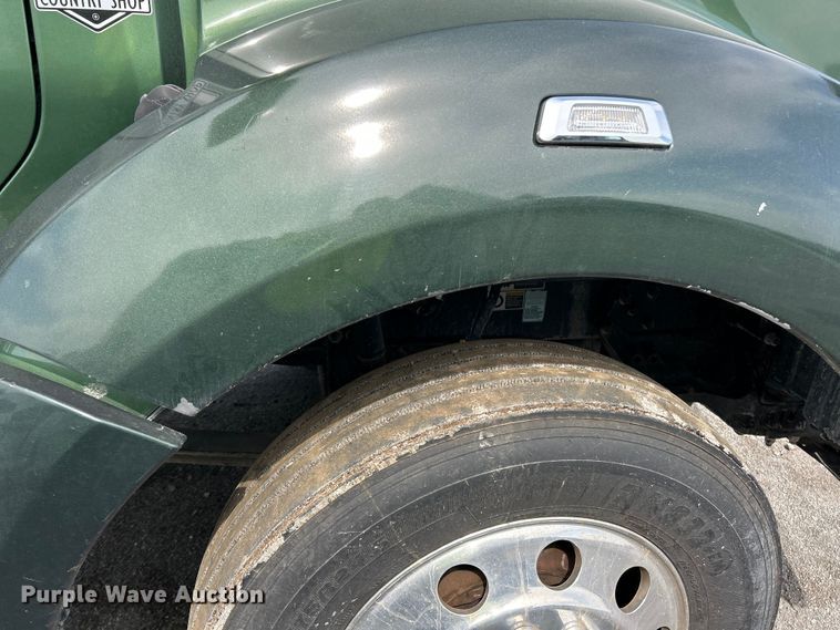 image for item YA3489 2020 Kenworth T880 semi truck