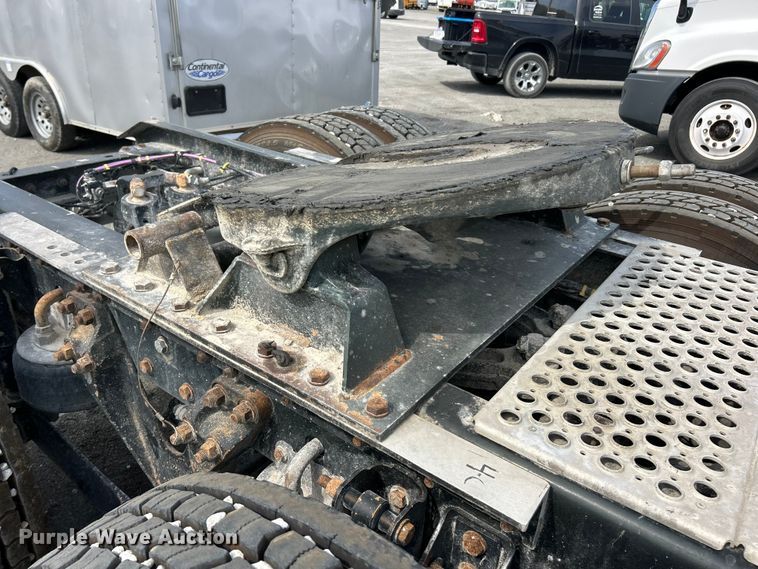 image for item YA3489 2020 Kenworth T880 semi truck