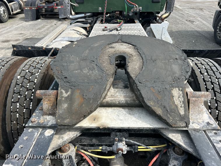 image for item YA3489 2020 Kenworth T880 semi truck