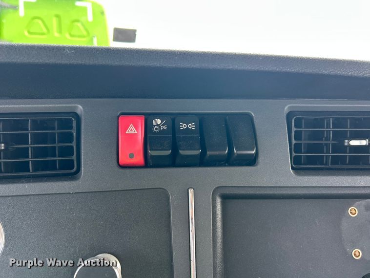 image for item YA3489 2020 Kenworth T880 semi truck