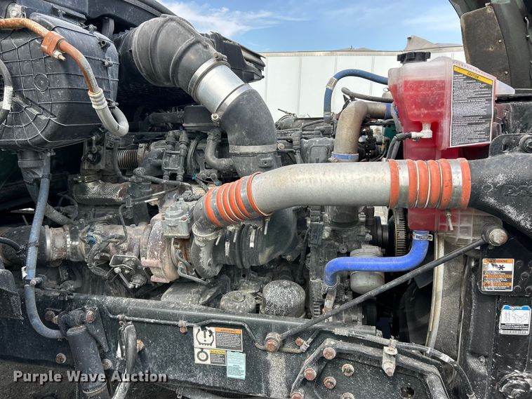 image for item YA3489 2020 Kenworth T880 semi truck