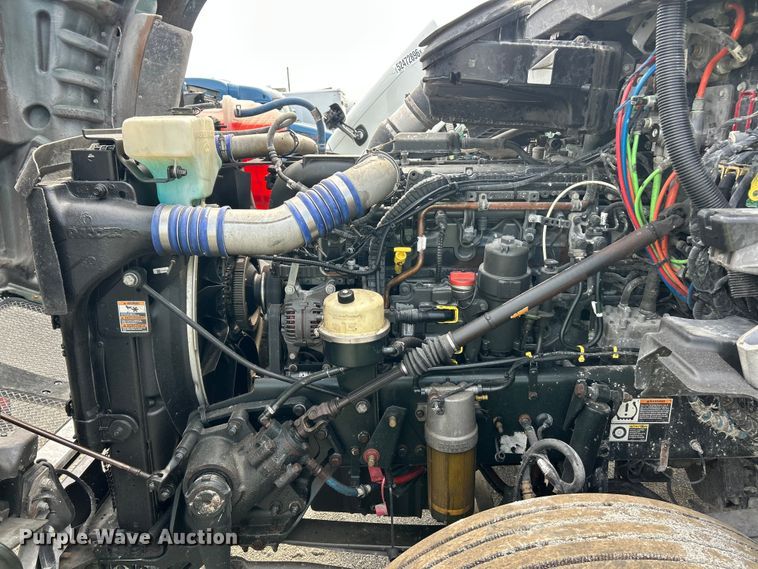 image for item YA3489 2020 Kenworth T880 semi truck