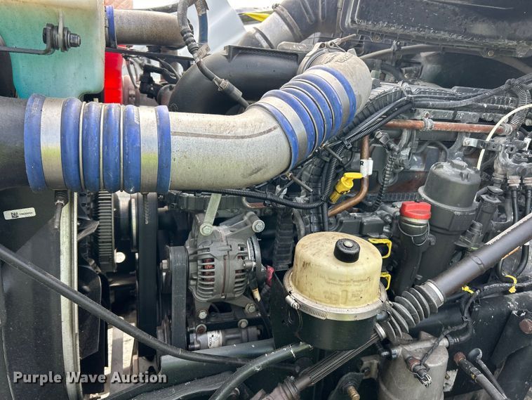 image for item YA3489 2020 Kenworth T880 semi truck