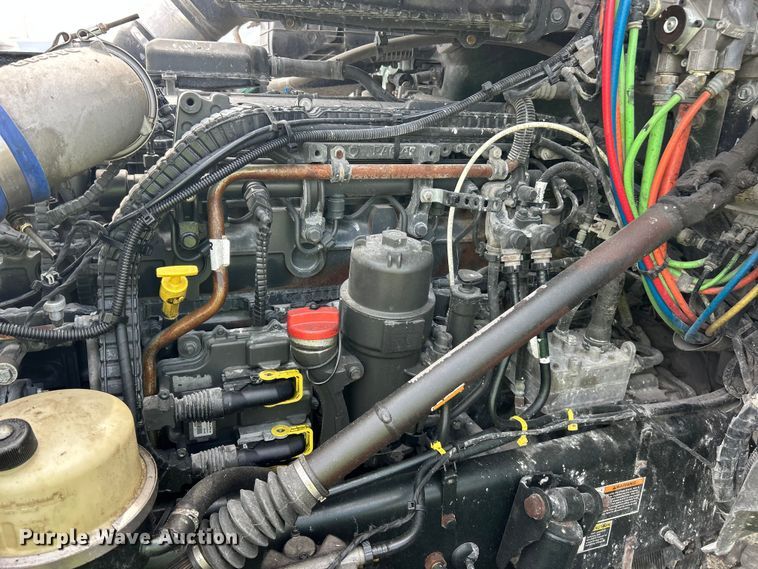 image for item YA3489 2020 Kenworth T880 semi truck