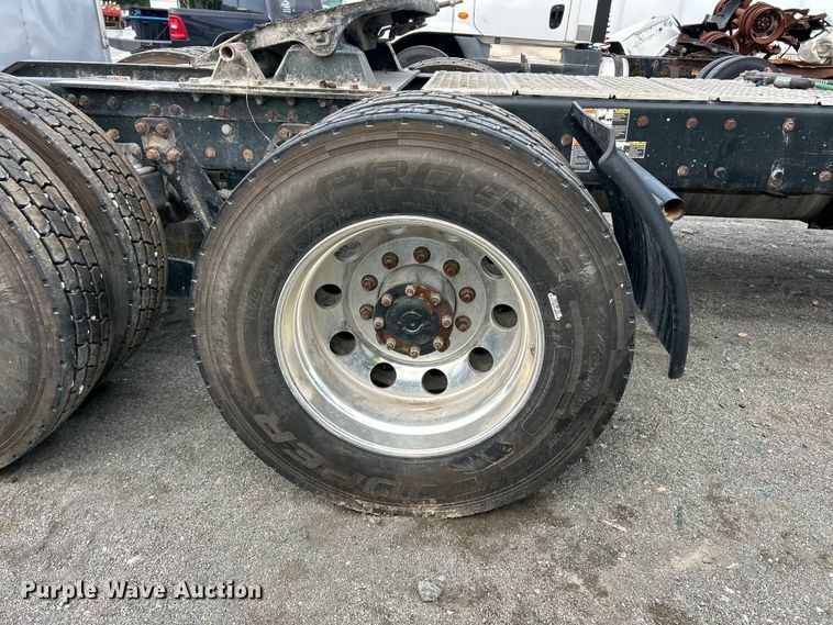 image for item YA3489 2020 Kenworth T880 semi truck