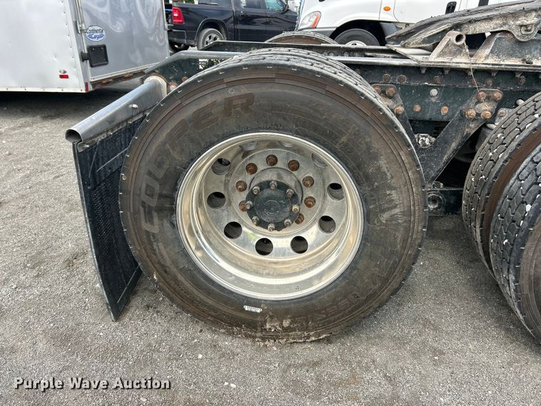 image for item YA3489 2020 Kenworth T880 semi truck