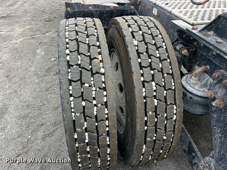 image for item YA3489 2020 Kenworth T880 semi truck