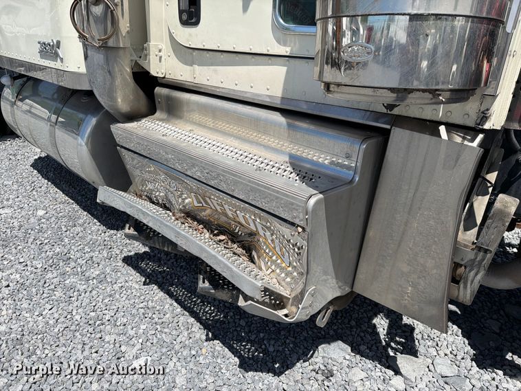 image for item YA3638 2024 Peterbilt 389 semi truck
