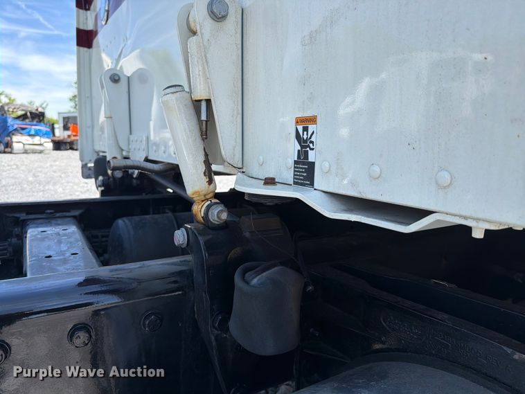 image for item YA3638 2024 Peterbilt 389 semi truck