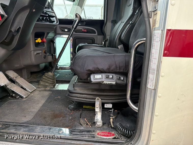 image for item YA3638 2024 Peterbilt 389 semi truck