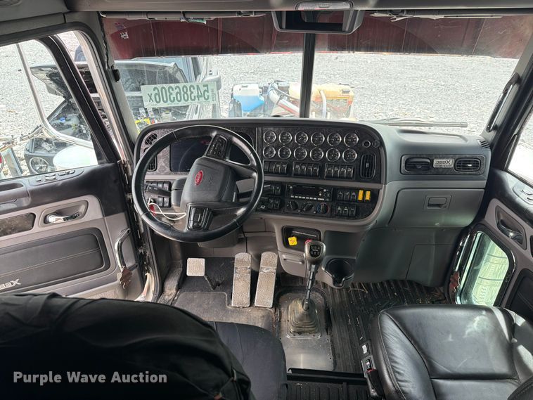 image for item YA3638 2024 Peterbilt 389 semi truck