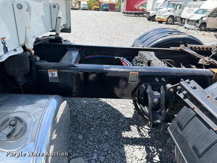 image for item YA3638 2024 Peterbilt 389 semi truck