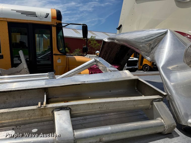 image for item YA3638 2024 Peterbilt 389 semi truck