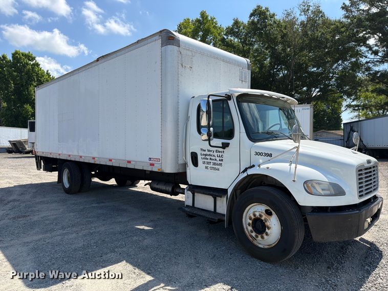 image for item YA3805 2015 Freightliner Business Class M2 box truck