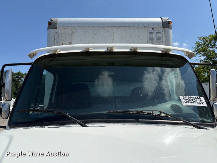 image for item YA3805 2015 Freightliner Business Class M2 box truck