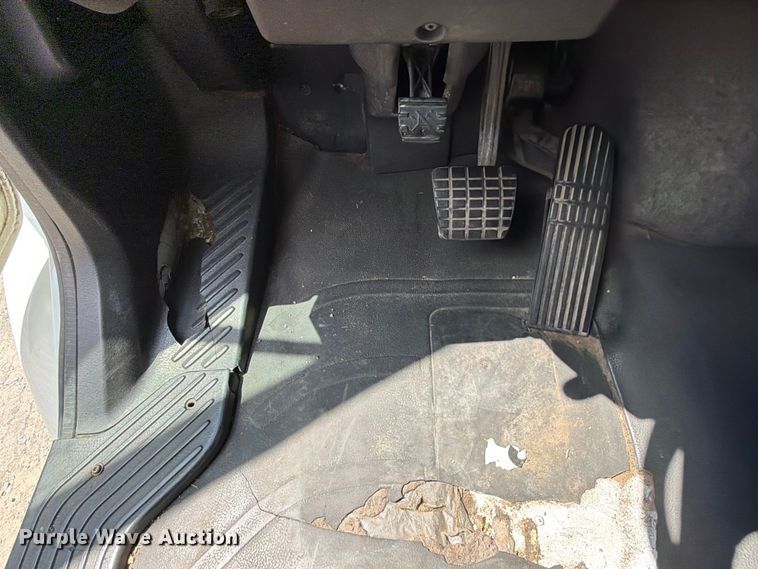 image for item YA3805 2015 Freightliner Business Class M2 box truck