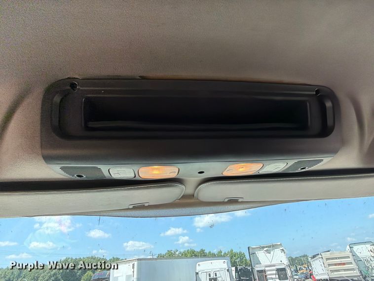 image for item YA3805 2015 Freightliner Business Class M2 box truck