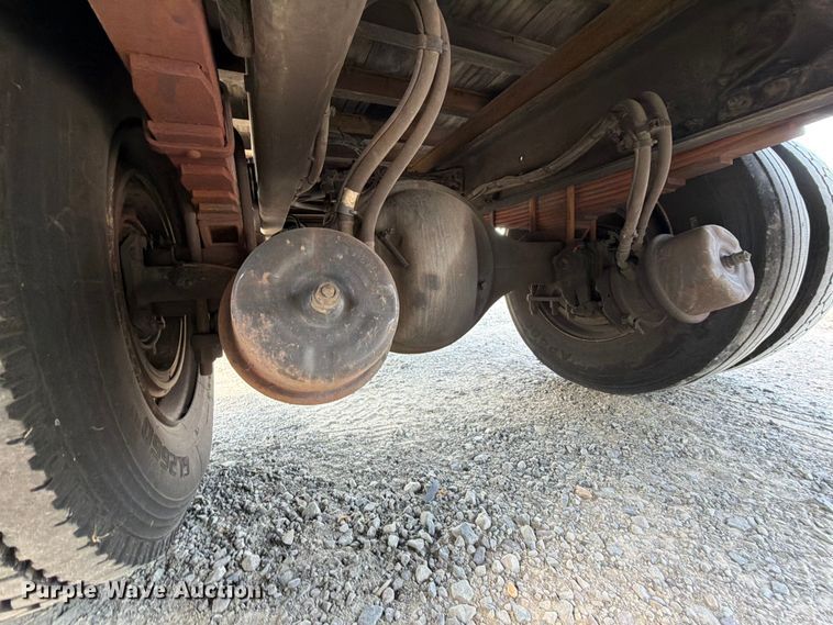image for item YA3805 2015 Freightliner Business Class M2 box truck