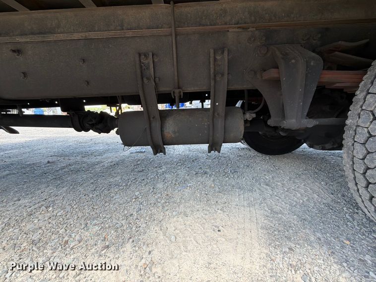image for item YA3805 2015 Freightliner Business Class M2 box truck