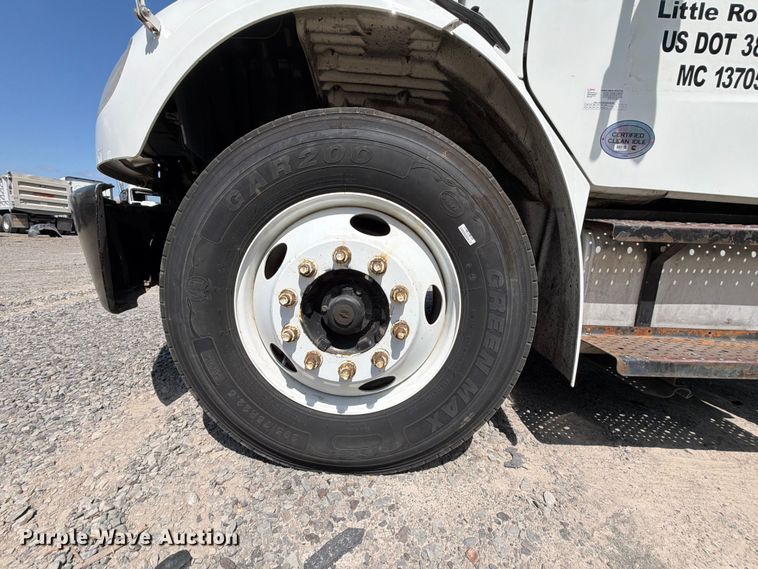 image for item YA3805 2015 Freightliner Business Class M2 box truck
