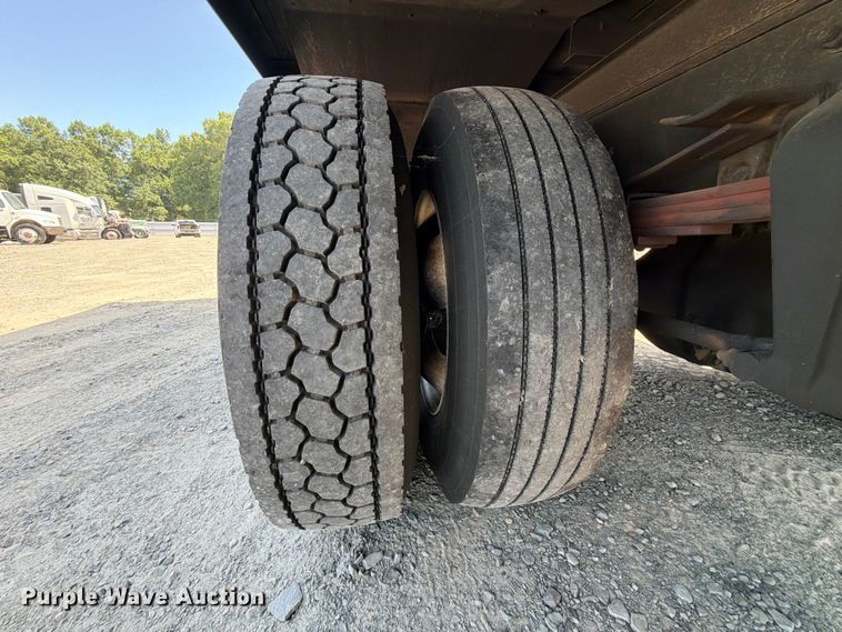 image for item YA3805 2015 Freightliner Business Class M2 box truck