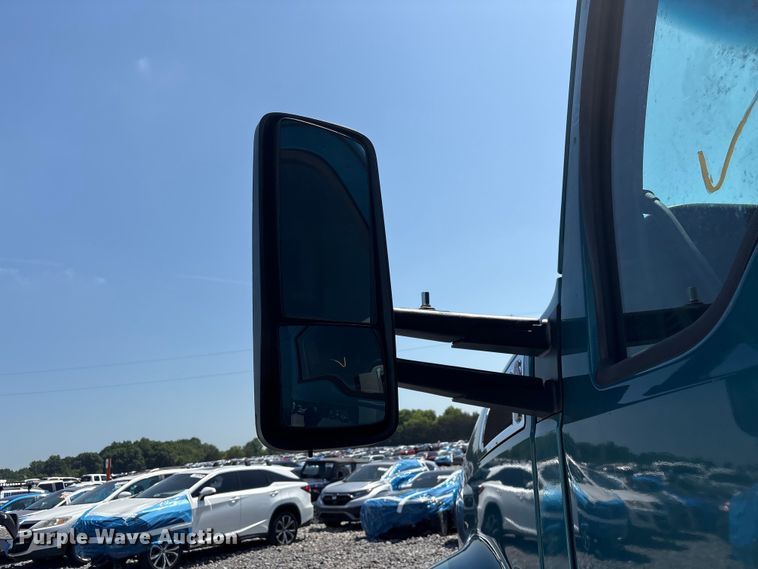 image for item YA3859 2021 Kenworth T680 semi truck