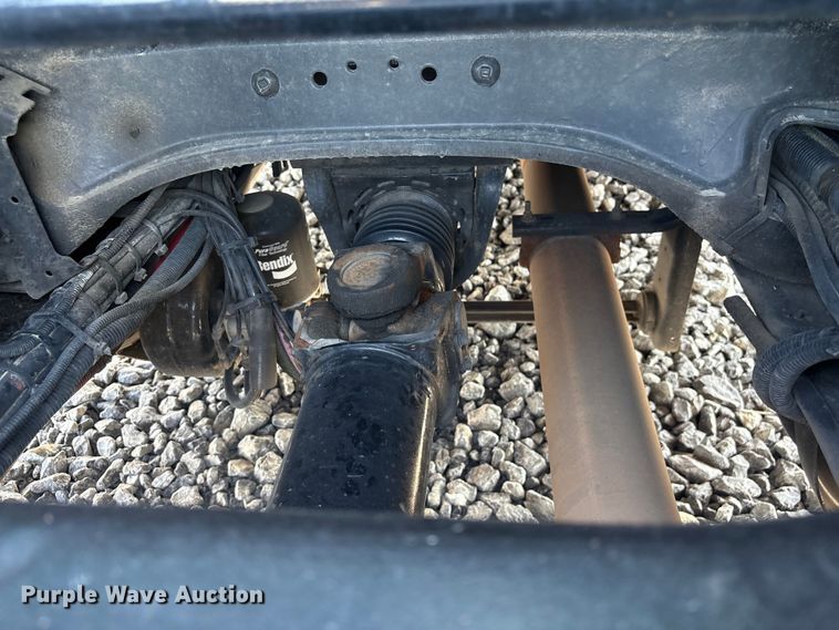 image for item YA3859 2021 Kenworth T680 semi truck