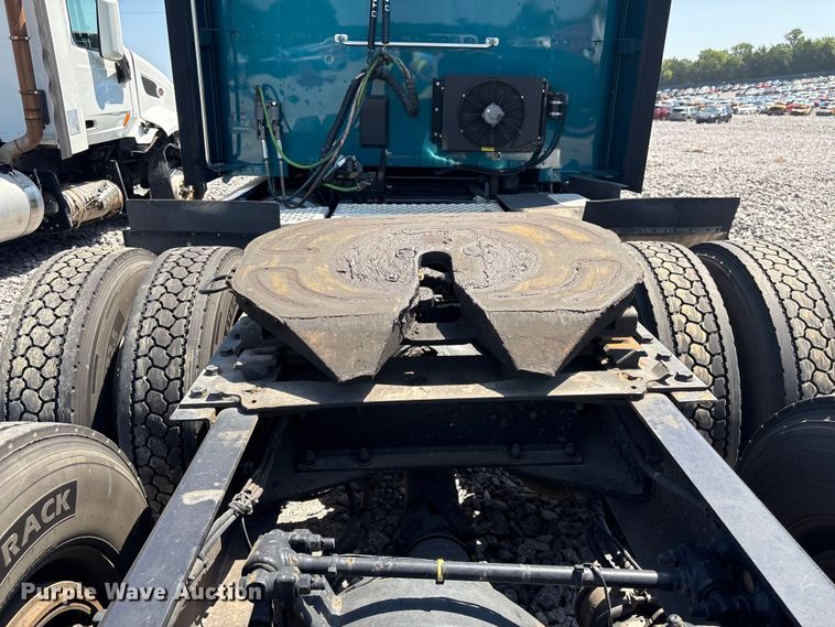 image for item YA3859 2021 Kenworth T680 semi truck