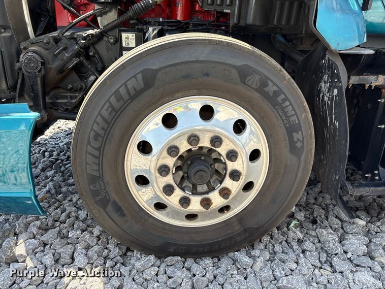 image for item YA3859 2021 Kenworth T680 semi truck