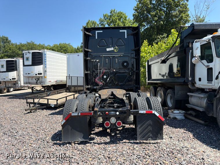 image for item YA3867 2021 Freightliner Cascadia semi truck