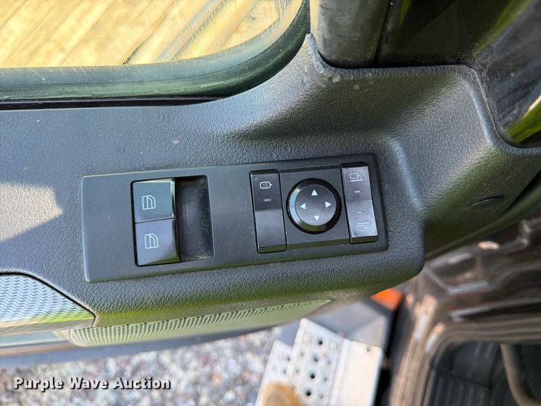 image for item YA3867 2021 Freightliner Cascadia semi truck