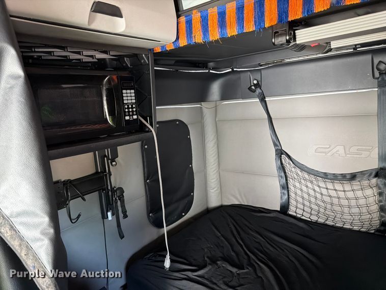 image for item YA3867 2021 Freightliner Cascadia semi truck